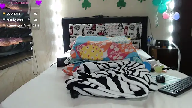 Snapshot of Rachell_111 chatting on March 16, 2025, 3:39 pm Rachell 111 online show from March 16, 2025, 3:39 pm