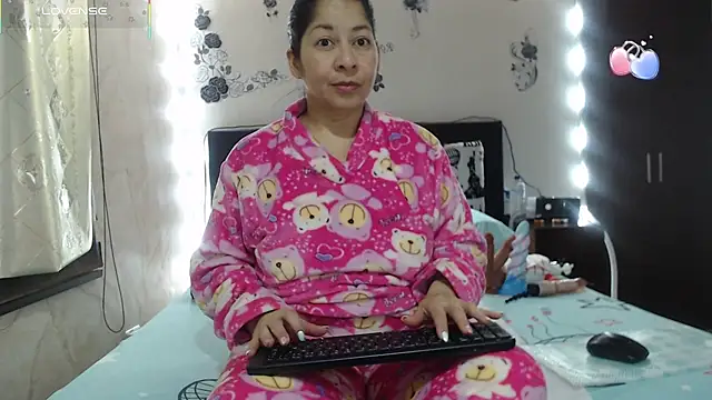 Snapshot of Rachell_111 chatting on September 16, 2025, 9:10 am Rachell 111 online show from September 16, 2025, 9:10 am