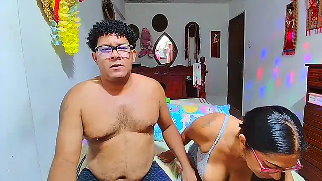 Snapshot of rosi_pamela chatting on April 24, 2026, 6:54 pm rosi pamela online show from April 24, 2026, 6:54 pm