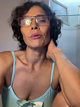 MireyaTorresGu online show from November 11, 2025, 4:07 am