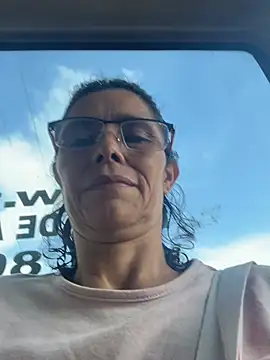 Snapshot of MireyaTorresGu chatting on June 20, 2026, 2:11 pm MireyaTorresGu online show from June 20, 2026, 2:11 pm