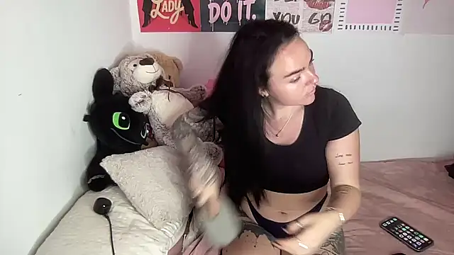 yorkshiregal online show from April 6, 2026, 8:15 am