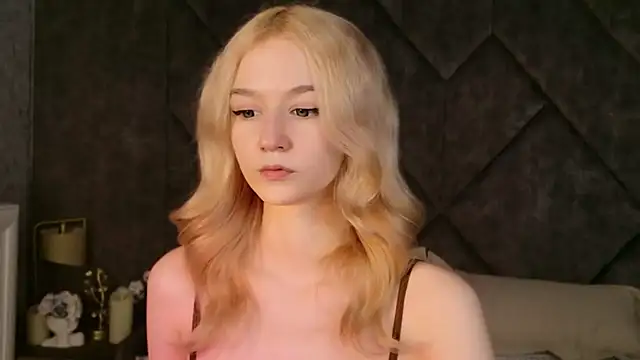 NaomiLoys online show from February 23, 2026, 10:49 am