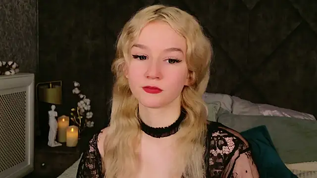 NaomiLoys online show from February 24, 2025, 3:23 am