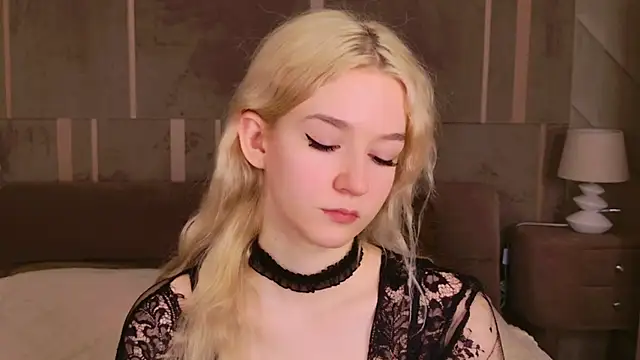 NaomiLoys online show from February 26, 2025, 9:42 pm