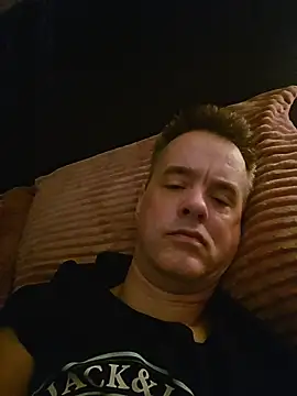 Hectorthyssen1 online show from April 18, 2026, 7:44 am