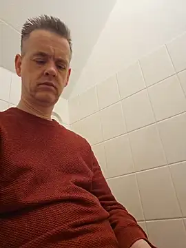 Hectorthyssen1 online show from April 8, 2026, 9:33 am