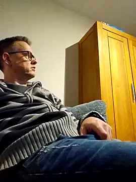 Snapshot of Hectorthyssen1 chatting on November 29, 2025, 10:43 pm Hectorthyssen1 online show from November 29, 2025, 10:43 pm