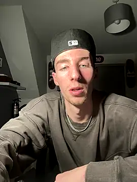 Snapshot of MikesWood21 chatting on December 2, 2024, 1:42 am MikesWood21 online show from December 2, 2024, 1:42 am