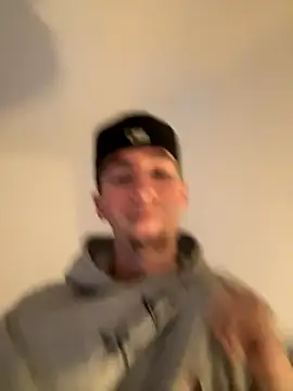 Snapshot of MikesWood21 chatting on October 12, 2025, 11:17 pm MikesWood21 online show from October 12, 2025, 11:17 pm