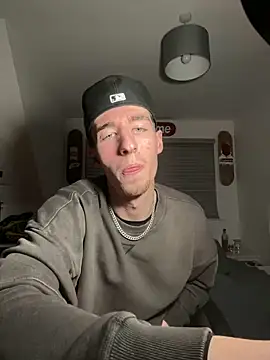 Snapshot of MikesWood21 chatting on December 5, 2024, 11:45 pm MikesWood21 online show from December 5, 2024, 11:45 pm