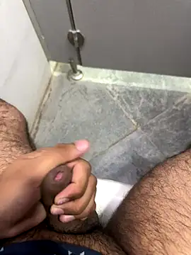 Snapshot of studdboyy chatting on November 26, 2025, 2:39 pm studdboyy online show from November 26, 2025, 2:39 pm