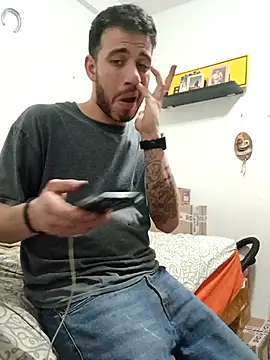 jhonyhot9292 online show from February 11, 2026, 7:41 am