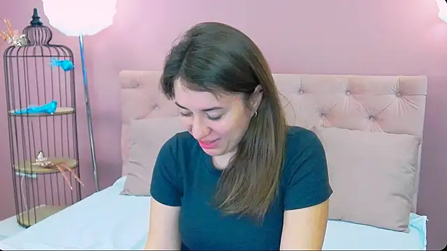 LeonnaJones online show from February 22, 2025, 9:34 am