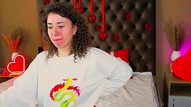 LeonnaJones online show from February 15, 2025, 9:38 am