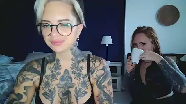 Snapshot of Alexandersonxo chatting on March 4, 2025, 11:32 pm Alexandersonxo online show from March 4, 2025, 11:32 pm