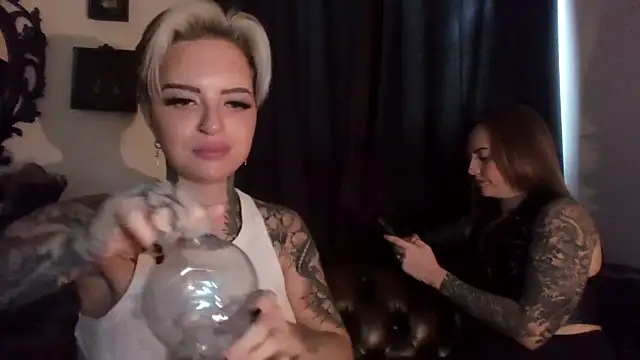 Snapshot of Alexandersonxo chatting on December 16, 2025, 10:19 am Alexandersonxo online show from December 16, 2025, 10:19 am