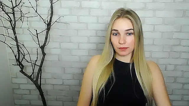 Queen ofLove online show from December 18, 2024, 11:40 pm