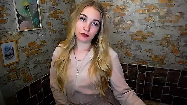 Queen ofLove online show from February 19, 2025, 1:50 pm