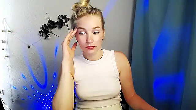 Queen ofLove online show from May 24, 2026, 10:59 am