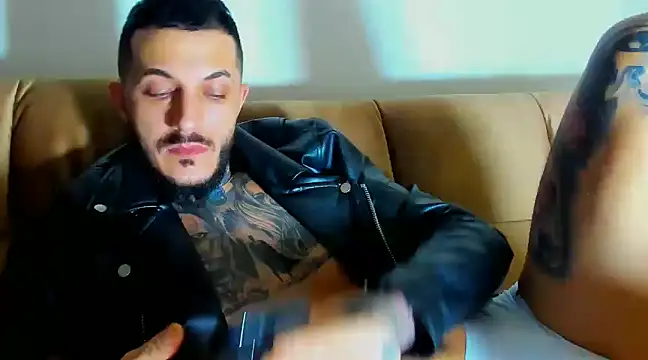 MentoXXL online show from January 3, 2025, 4:59 pm