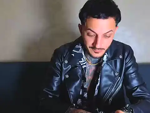 MentoXXL online show from November 6, 2025, 1:59 pm