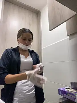 Keittly  online show from March 8, 2025, 5:33 pm