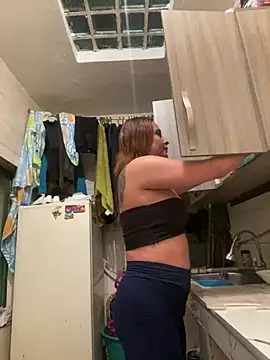 Keittly  online show from March 21, 2025, 1:56 am