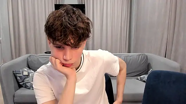 Snapshot of Im_Shine_Guy chatting on December 6, 2024, 7:17 pm Im Shine Guy online show from December 6, 2024, 7:17 pm