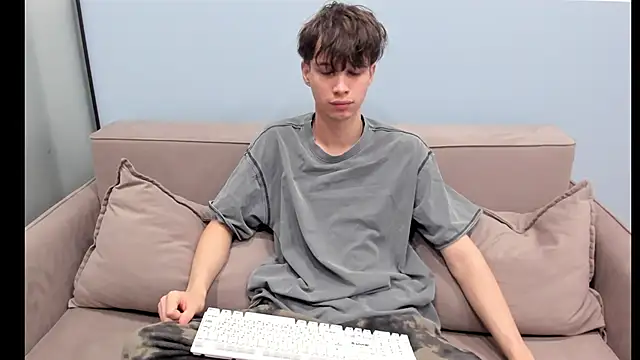 Snapshot of Im_Shine_Guy chatting on October 18, 2025, 8:44 pm Im Shine Guy online show from October 18, 2025, 8:44 pm