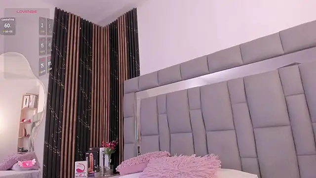 Snapshot of vivianne_scott chatting on November 13, 2025, 12:09 pm vivianne scott online show from November 13, 2025, 12:09 pm