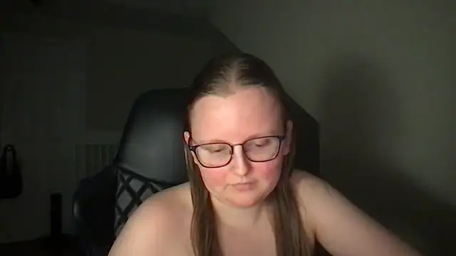 lexie lilacs online show from February 18, 2025, 3:42 am