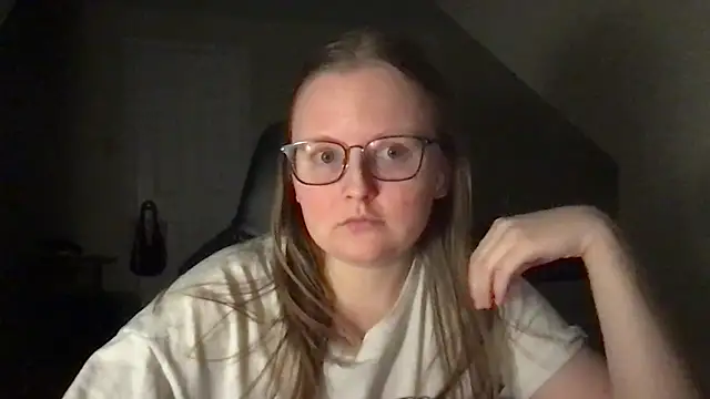 lexie lilacs online show from February 16, 2025, 4:42 am