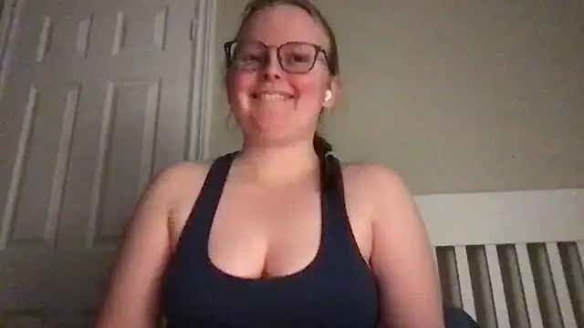 lexie lilacs online show from January 22, 2025, 2:48 am