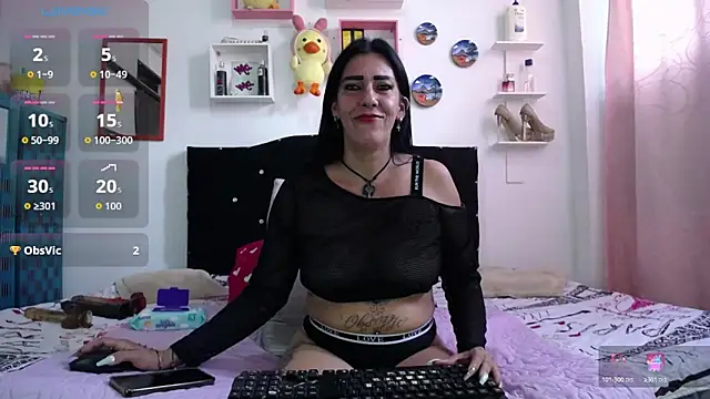 la gatabk  online show from November 18, 2025, 7:39 pm