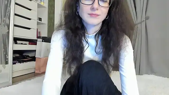 Baby Jewel online show from November 6, 2025, 11:14 am