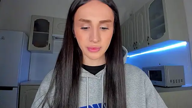 Kim Oberlin  online show from February 7, 2026, 4:04 pm