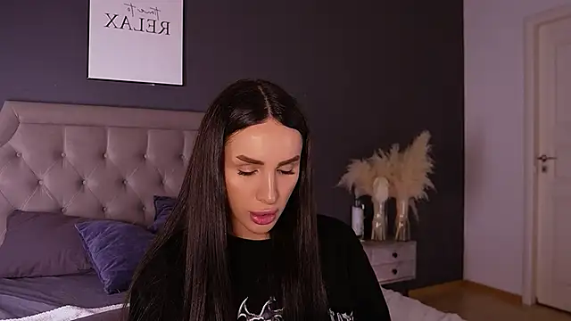 Snapshot of Kim_Oberlin_ chatting on December 4, 2025, 11:31 am Kim Oberlin online show from December 4, 2025, 11:31 am