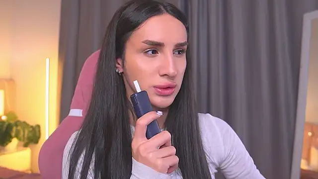 Snapshot of Kim_Oberlin_ chatting on November 11, 2025, 11:27 am Kim Oberlin online show from November 11, 2025, 11:27 am