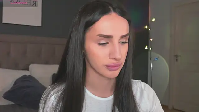 Snapshot of Kim_Oberlin_ chatting on December 1, 2025, 11:11 am Kim Oberlin online show from December 1, 2025, 11:11 am