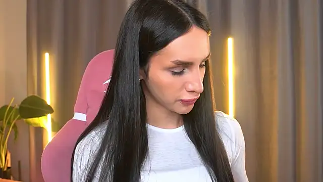 Snapshot of Kim_Oberlin_ chatting on November 14, 2025, 4:10 pm Kim Oberlin online show from November 14, 2025, 4:10 pm