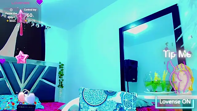 nauthyvalentina online show from February 7, 2025, 8:42 pm