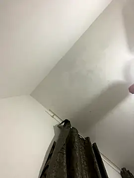 Vaguinhowqs online show from November 19, 2025, 3:45 pm