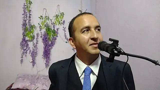 yazforeSolo online show from September 22, 2025, 2:01 pm