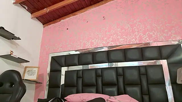 Sofia martiin online show from November 1, 2025, 3:13 am