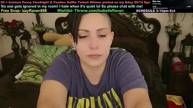 Snapshot of IsabelleRaven chatting on April 21, 2026, 8:15 pm IsabelleRaven online show from April 21, 2026, 8:15 pm