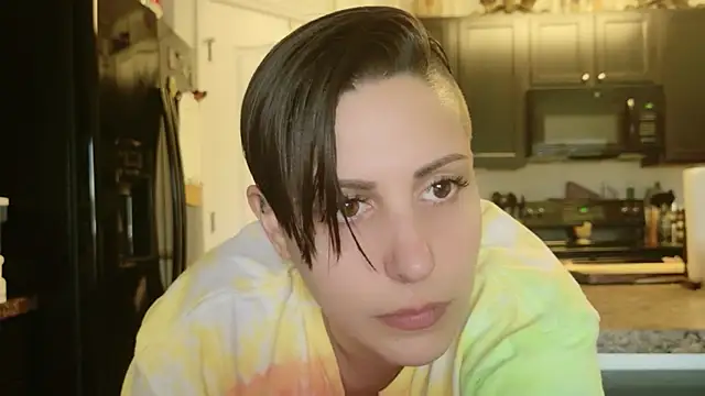 Snapshot of IsabelleRaven chatting on April 28, 2026, 8:24 pm IsabelleRaven online show from April 28, 2026, 8:24 pm