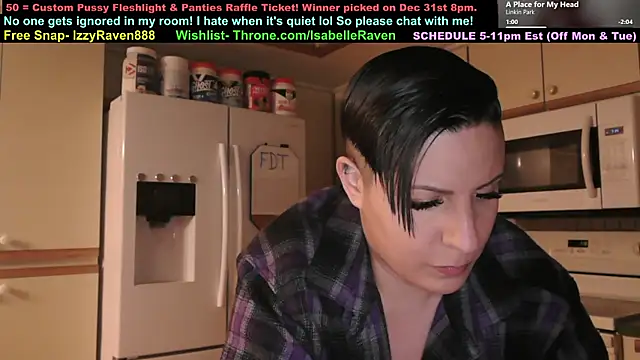 Snapshot of IsabelleRaven chatting on December 23, 2025, 12:22 am IsabelleRaven online show from December 23, 2025, 12:22 am