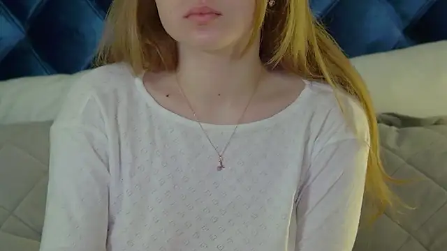 SelinSwarovski online show from April 15, 2026, 5:17 pm