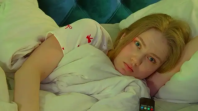 SelinSwarovski online show from March 10, 2026, 4:05 am